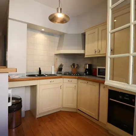Du Presidial - Standing Flat 2 Bed/2 Bath With Balcony In Medieval Center *