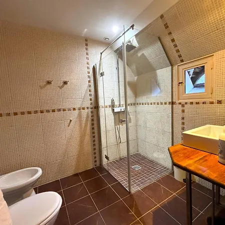 Du Presidial - Standing Flat 2 Bed/2 Bath With Balcony In Medieval Center *