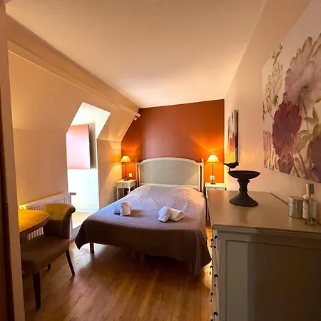 Du Presidial - Standing Flat 2 Bed/2 Bath With Balcony In Medieval Center