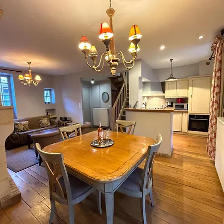 Appartement Du Presidial - Standing Flat 2 Bed/2 Bath With Balcony In Medieval Center Sarlat-la-Canéda